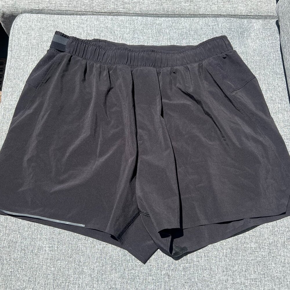 Lululemon Mens breathable shorts size M